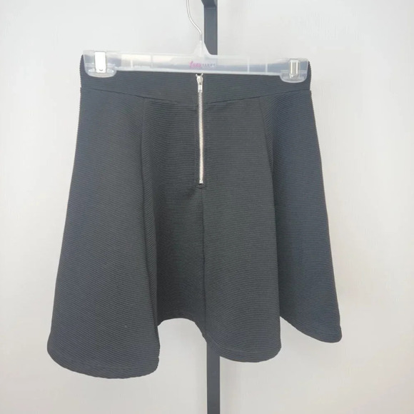 H&M  Divided Skirt - Picture 3 of 5